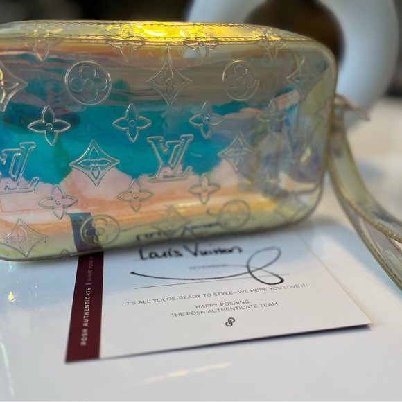 Louis Vuitton Pochette Volga Prism - Picture 8 of 16